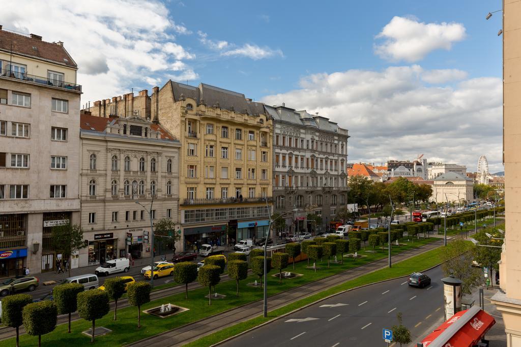 Budapest Holidays Fashion Exterior photo